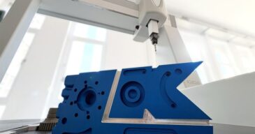LK-machine-with-measuring-artefact-and-LK-blue02-800x600